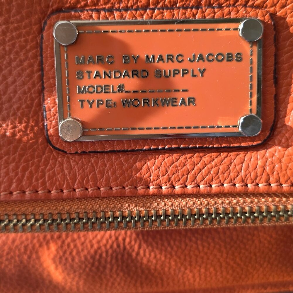 Marc Jacobs Crossbody Excellent Condition - Picture 2 of 3
